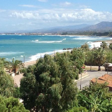 Golfo Di Tindari Apartments Фальконе Экстерьер фото