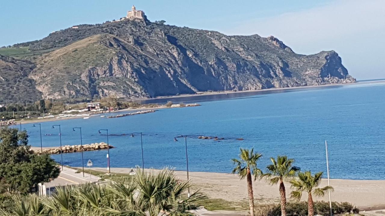Golfo Di Tindari Apartments Фальконе Экстерьер фото