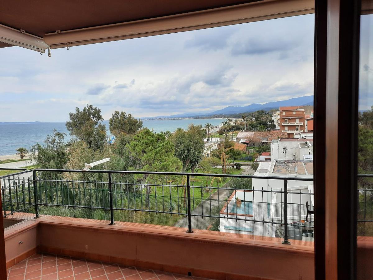 Golfo Di Tindari Apartments Фальконе Экстерьер фото