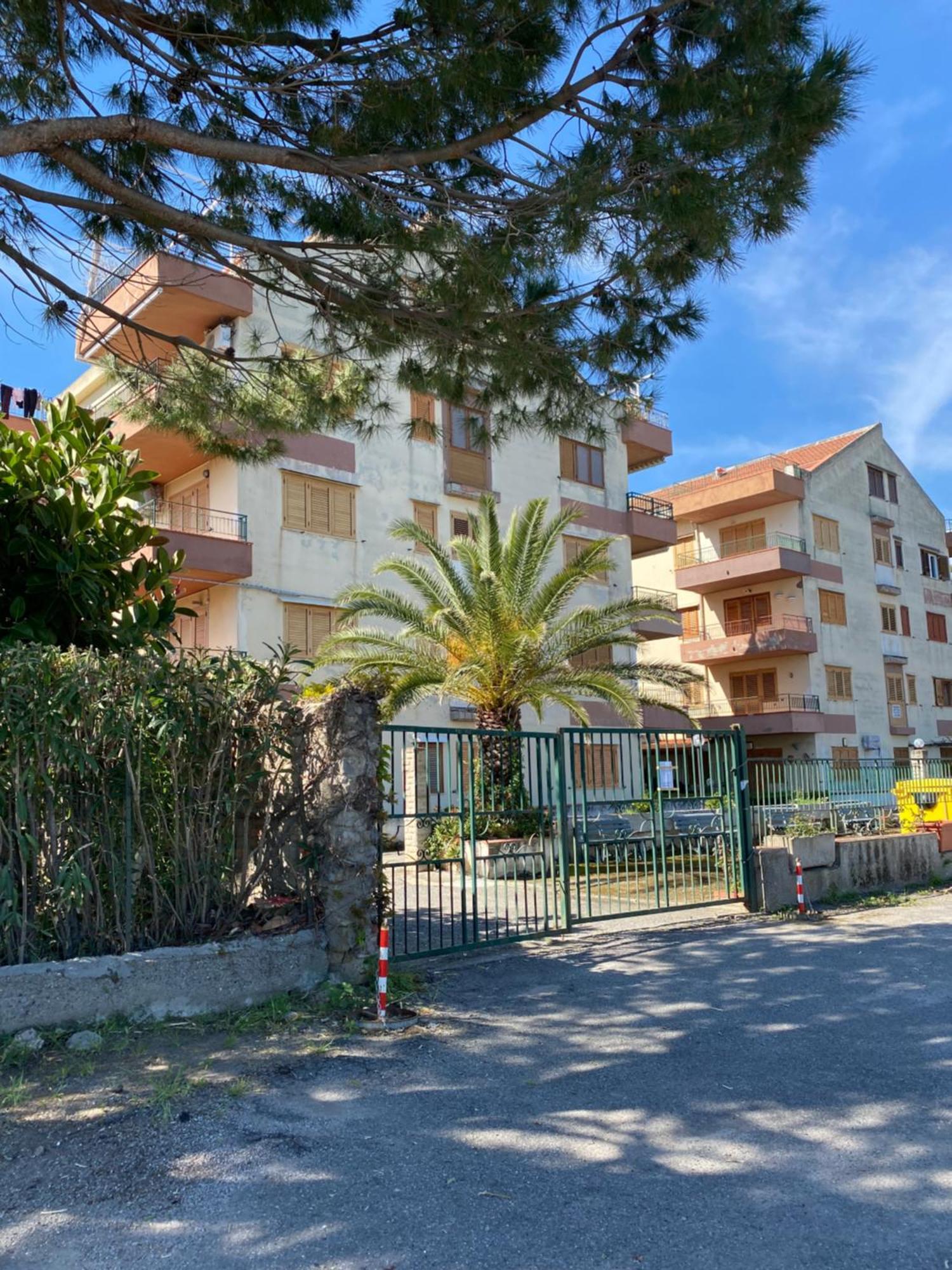 Golfo Di Tindari Apartments Фальконе Экстерьер фото