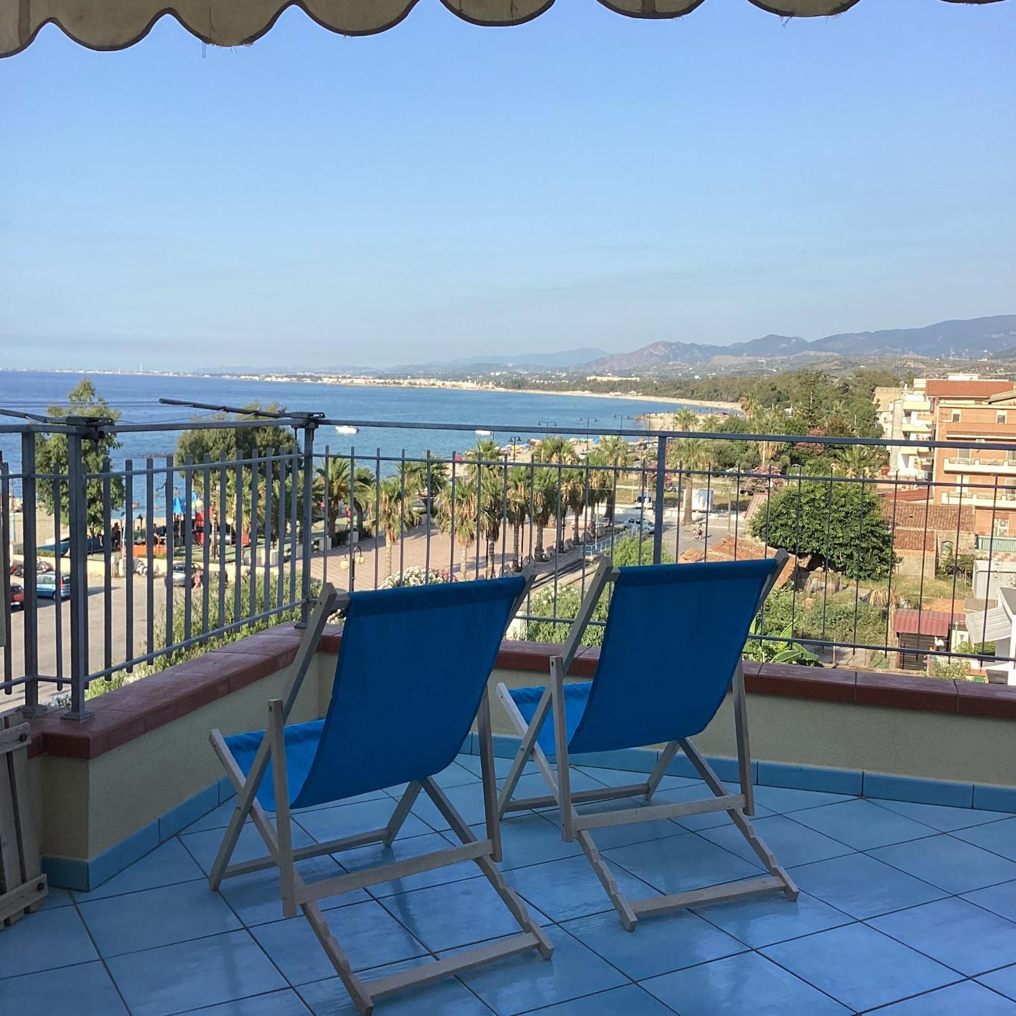 Golfo Di Tindari Apartments Фальконе Экстерьер фото