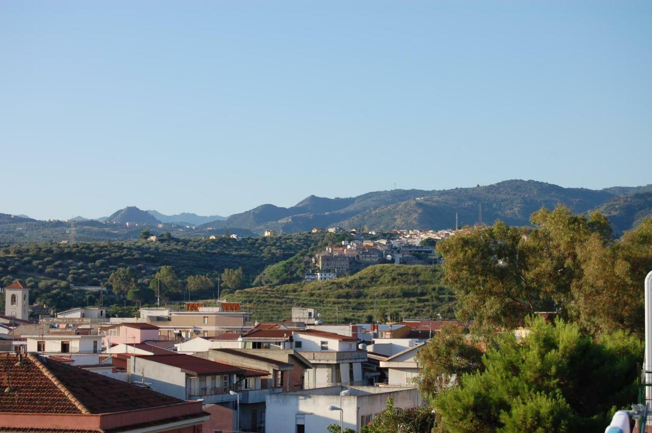Golfo Di Tindari Apartments Фальконе Экстерьер фото