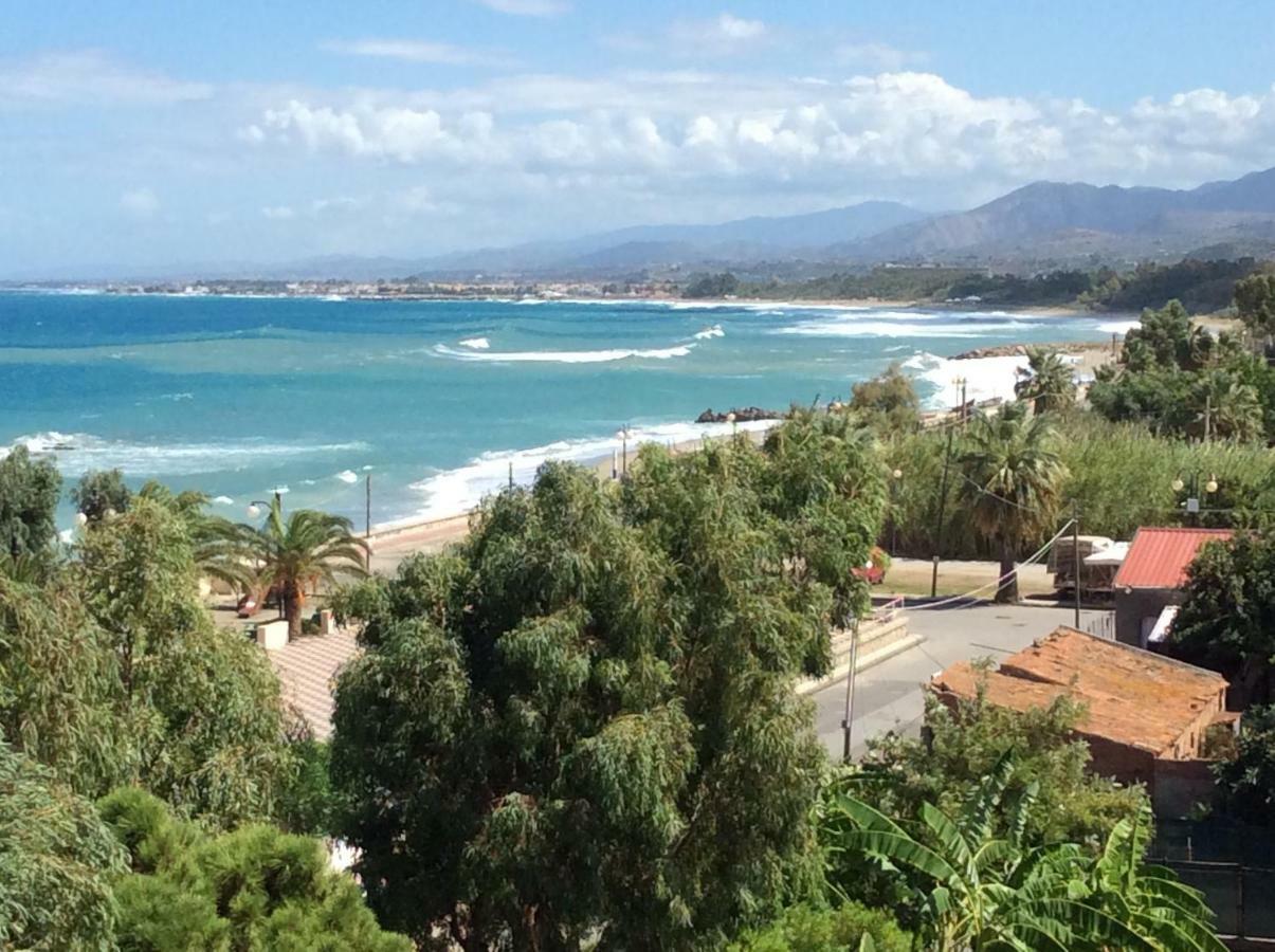 Golfo Di Tindari Apartments Фальконе Экстерьер фото