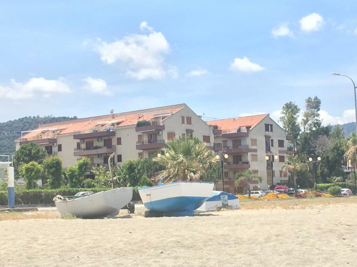 Golfo Di Tindari Apartments Фальконе Экстерьер фото