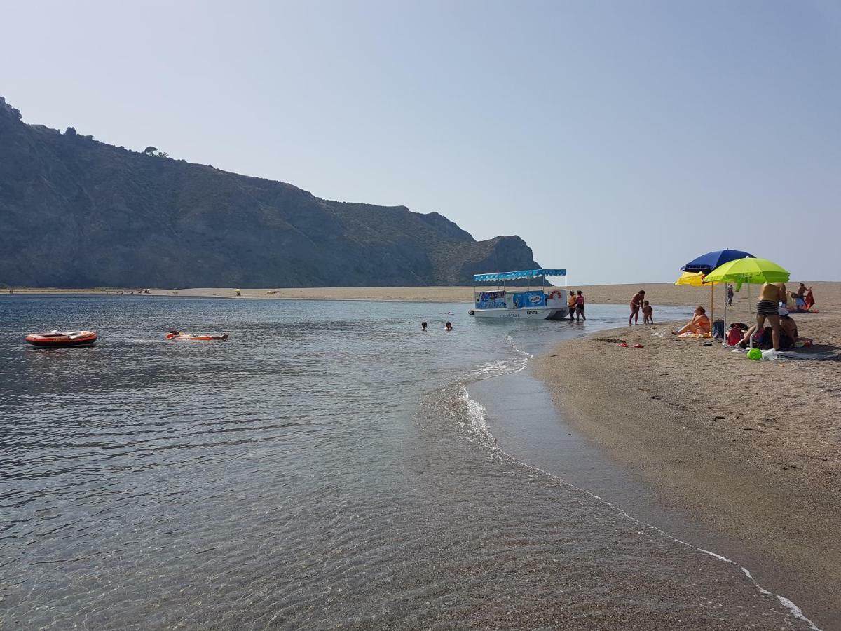 Golfo Di Tindari Apartments Фальконе Экстерьер фото